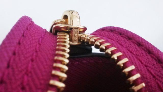 呸！你个假包婊，还有脸出来晒？