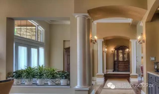 室内有柱子都是怎么装修的,装修时如何处理特别窄的柱子