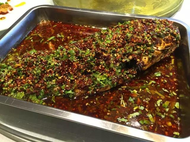 成都烧烤没和你闹！来来来，撸了这一杯，还有三杯……