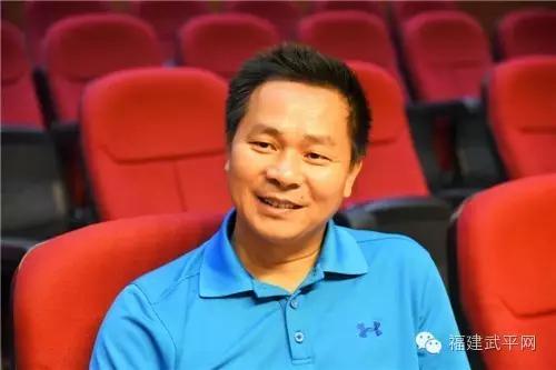 专访武平籍男高音、国际声乐大赛银奖获得者温鸿祥老师