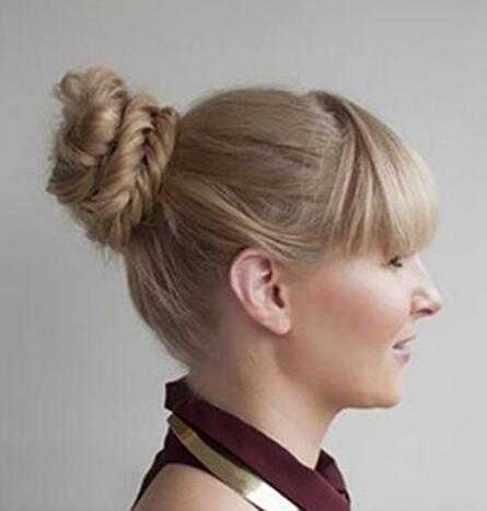 丸子头的扎法简单易学好看头发多,低丸子头简单扎法慵懒风丸子头