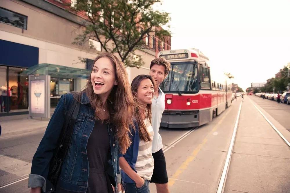 去加拿大旅行需要多少钱,来加拿大需要多少钱