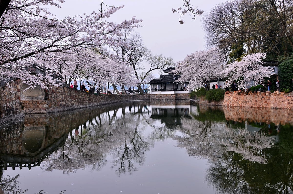 无锡属于贫穷吗,无锡算是小城市吗