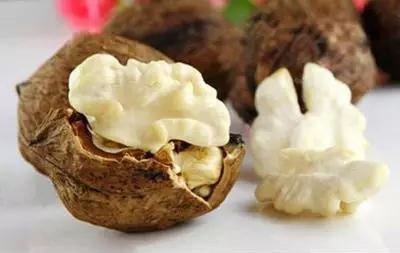 吃核桃用的钳子,吃核桃吃生的还是吃熟的