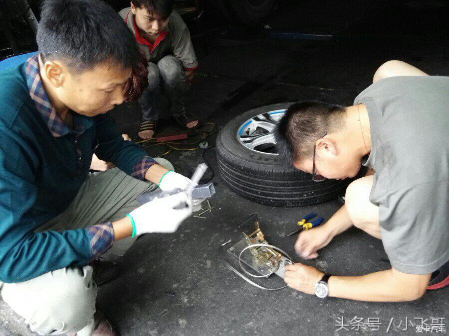 备胎改下挂式,背负式备胎改底挂怎么改