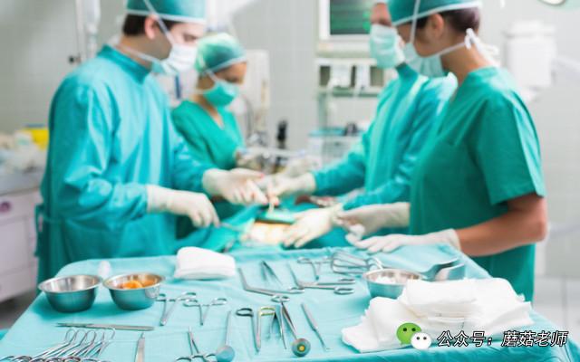 剖腹产医生用钳子钳到宝宝,剖腹产后男医生按压肚子