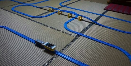 在家里玩pokemongo,现在还能玩pokemongo