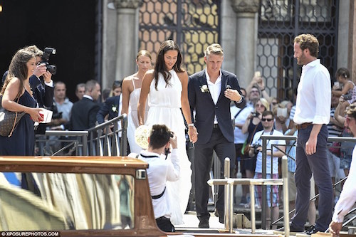 小猪伊万威尼斯完婚，“势均力敌”的爱情让人羡慕