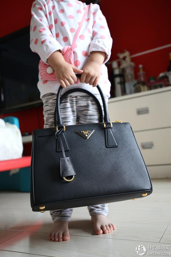 拎PRADA的小恶魔 — 三亚免税店购入 PRADA 普拉达