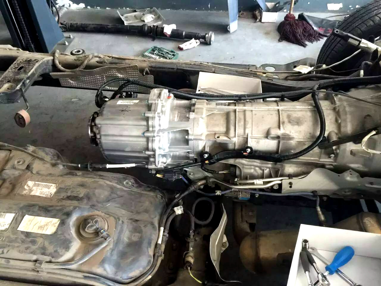 路虎发现四6速改8速保留机械挡杆,路虎发现四选装差速锁价格