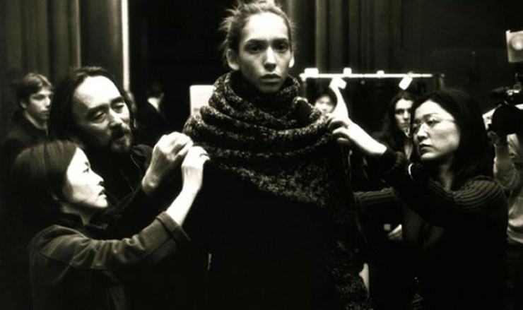 当年裁缝店里的穷小子，现在随便拉泡屎都被年轻人拿去当精神食粮