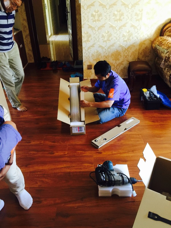 客厅变身小影院，1.5万入了乐视超4Max703D电视