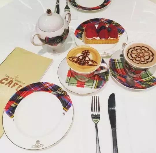 在香港不只是买买买，最重要的如何尝遍美食的全攻略