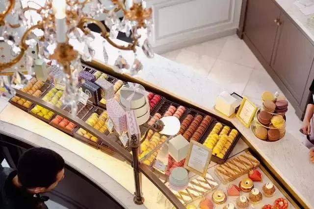 在香港不只是买买买，最重要的如何尝遍美食的全攻略