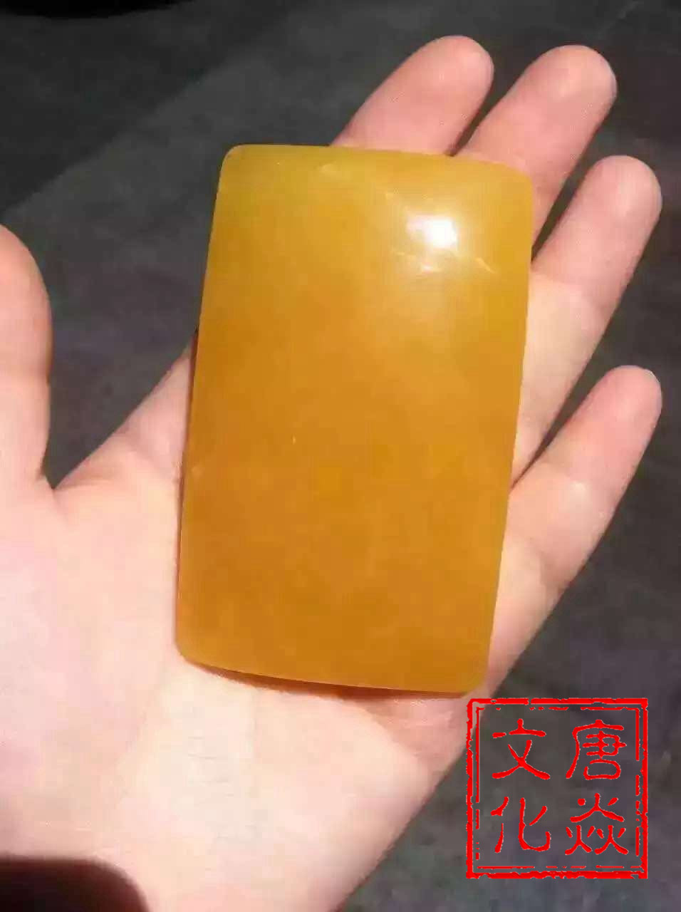 普通蜜蜡能盘成鸡油黄吗,蜜蜡鸡油黄为什么越盘越白