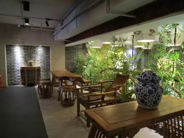 成都烧烤没和你闹！来来来，撸了这一杯，还有三杯……