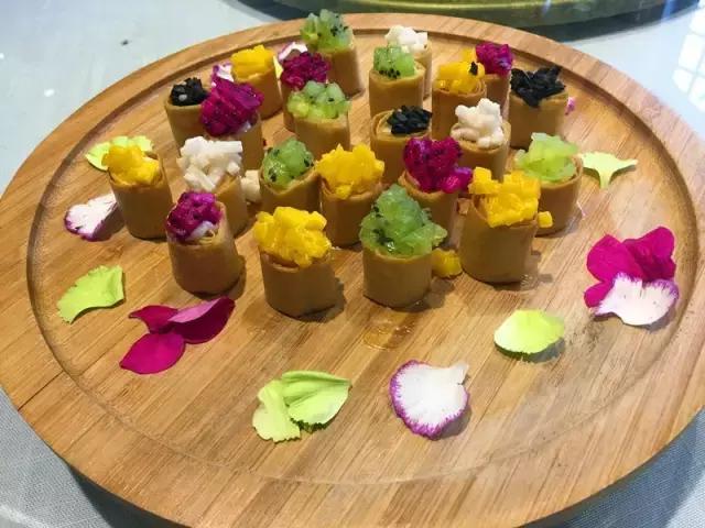 成都烧烤没和你闹！来来来，撸了这一杯，还有三杯……