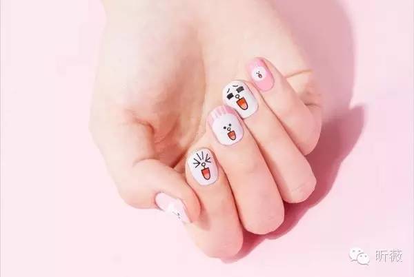 萌物志|大佬们都在致敬爱丽丝，贴上LINE‘蠢兔，涂上哆啦A梦bb,让童趣的你萌萌哒