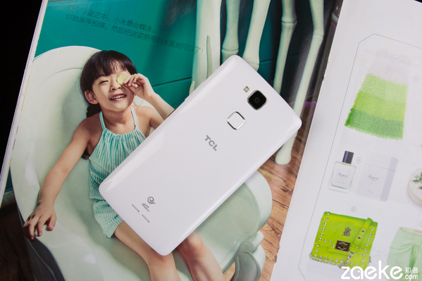 除了更好玩的指纹呢？TCL乐玩2C系统UI体验