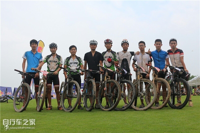 碳纤维公路赛自行车哪个牌子好,骑行高档碳纤维自行车