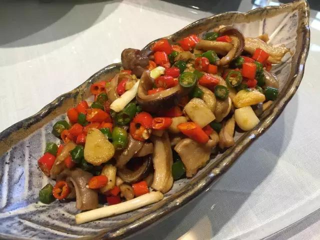 成都烧烤没和你闹！来来来，撸了这一杯，还有三杯……