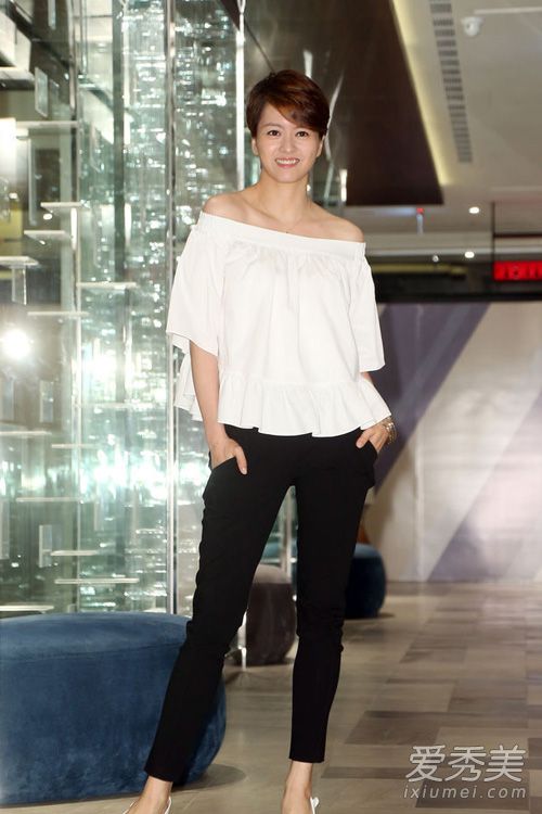 唐嫣高圆圆教你怎么穿好露肩装 (唐嫣倪妮高圆圆穿大衣街拍)