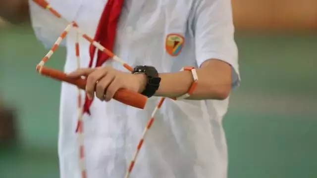 跳绳侧空转体360度,跳绳转体