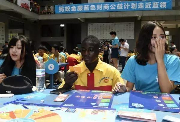 未成年非洲小伙蓝翔学艺，解密蓝翔走向世界的秘密！