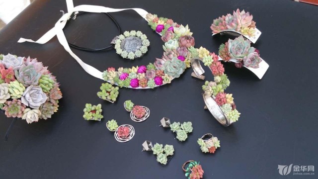 万象花卉泳池派对性感美女戴创意多肉饰品惊艳亮相！