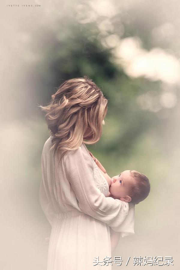 刚出生的宝宝怎么给他喂奶,刚生小羊喂奶一次喂多少