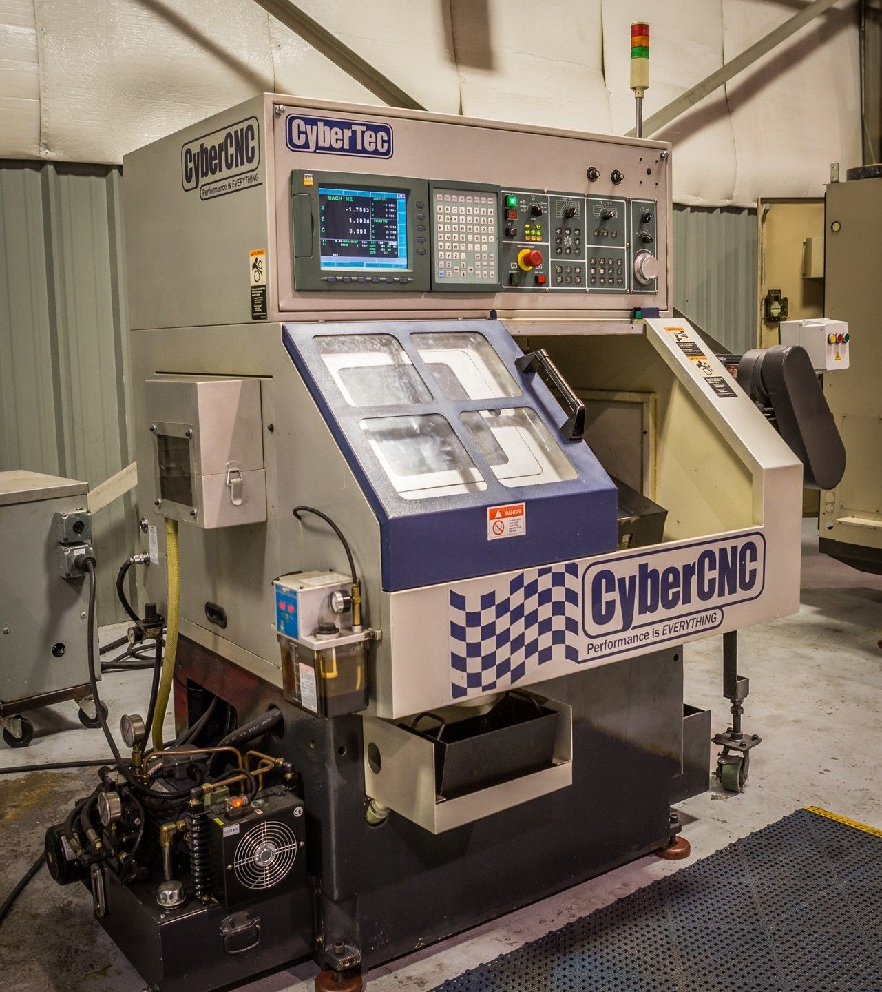 台湾丰雷数控车床，RFC-25，最节省场地的生产应用设备