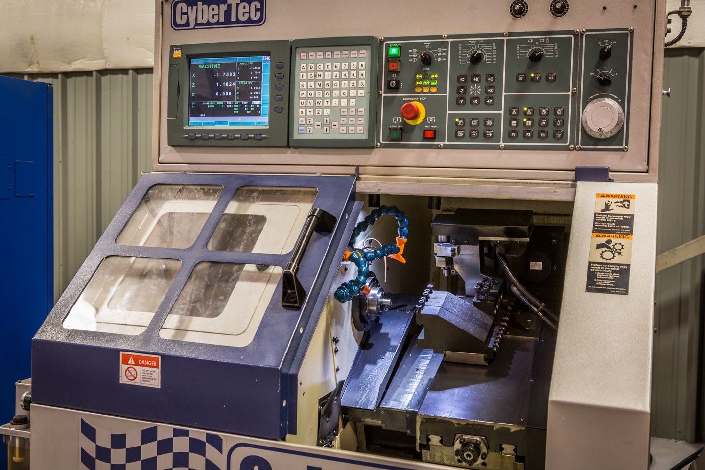 台湾丰雷数控车床，RFC-25，最节省场地的生产应用设备