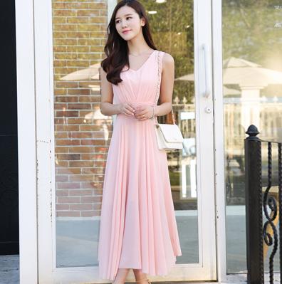 夏季女神最爱的一款棉麻连衣裙很有女人味哦!