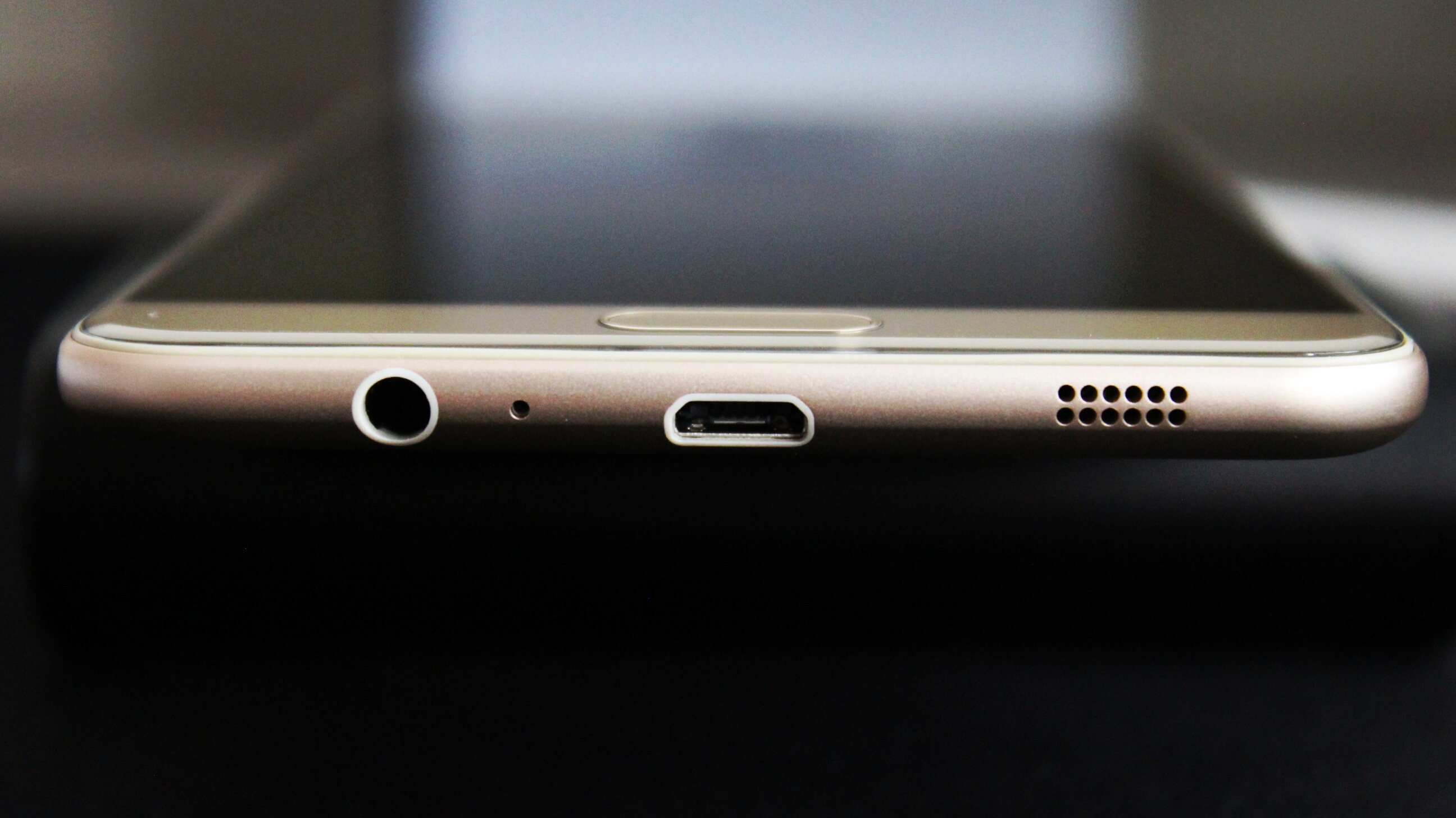 三星galaxyc7pro评测,三星galaxyc7发布价