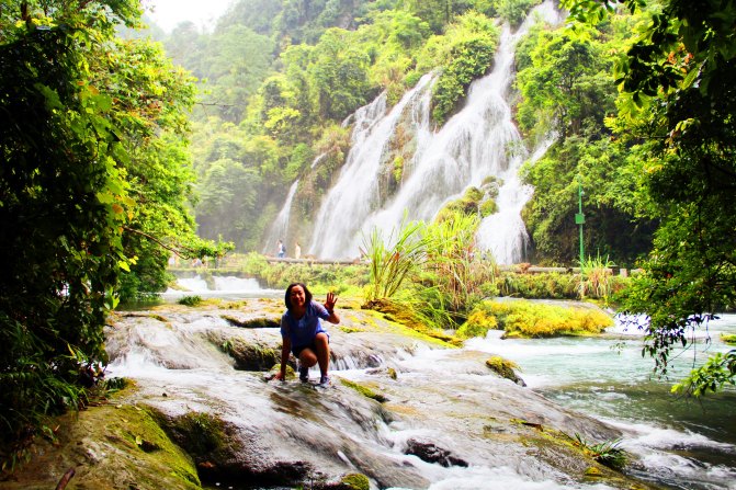 一辆车一家三口出去玩,一辆车带你旅行