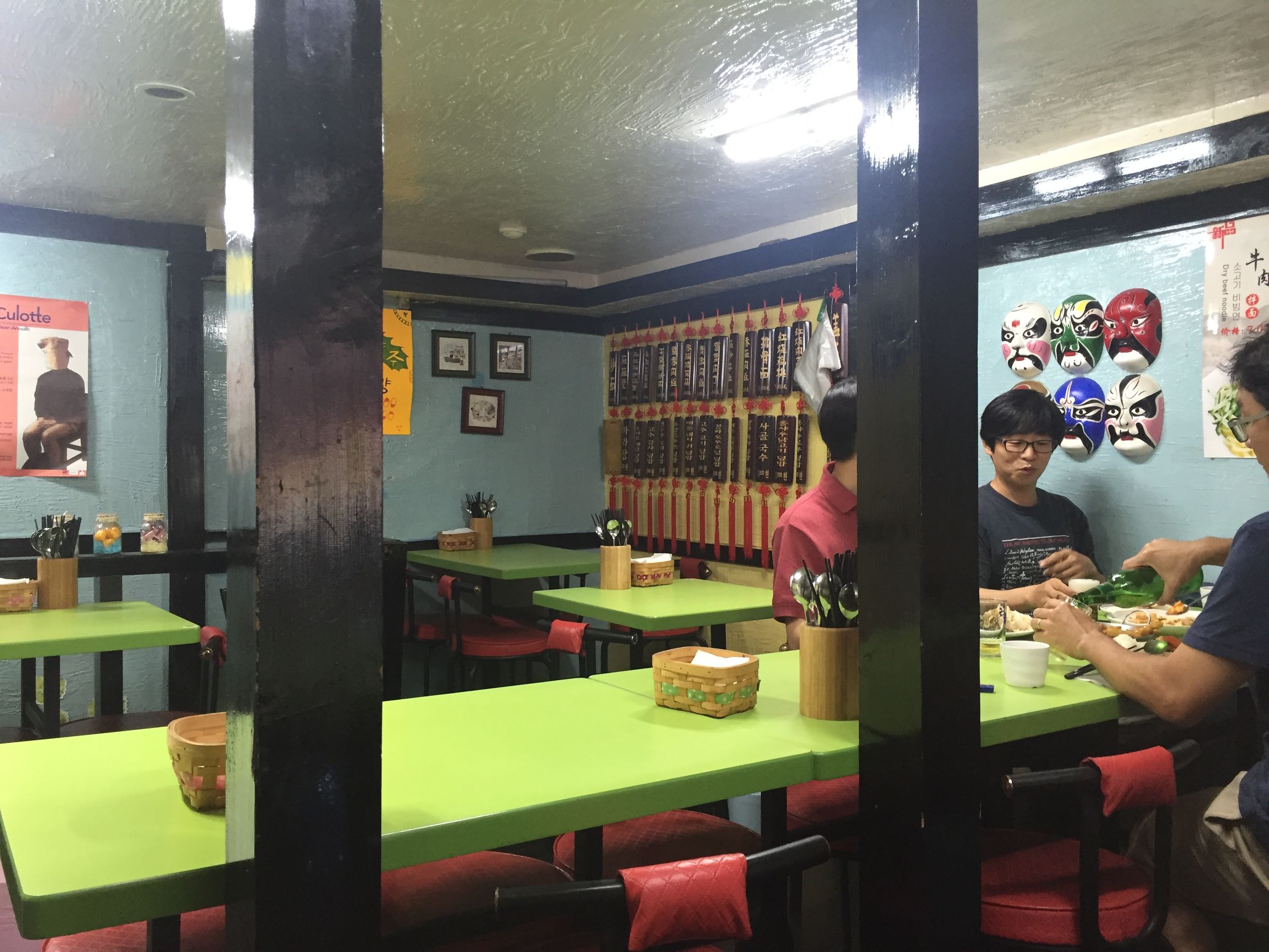 真实镜头下的韩国街边小饭店一顿游~