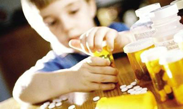 宝宝起了一块红疙瘩是荨麻疹吗,宝宝得了荨麻疹头上为什么有包