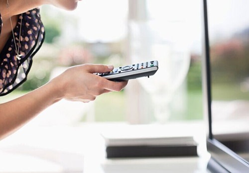 孕妇看恐怖片肚子痛,孕期看恐怖片被惊一下没事吧