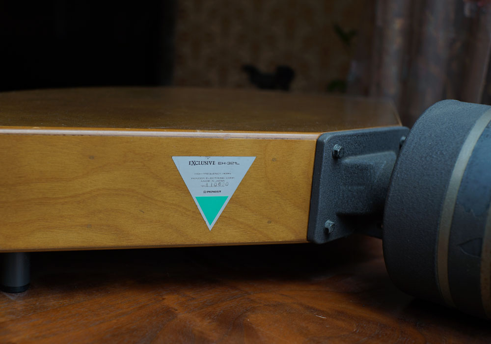 Hi-Fi+家庭影院+数控机床+模型+茶道+抄经=机长空间