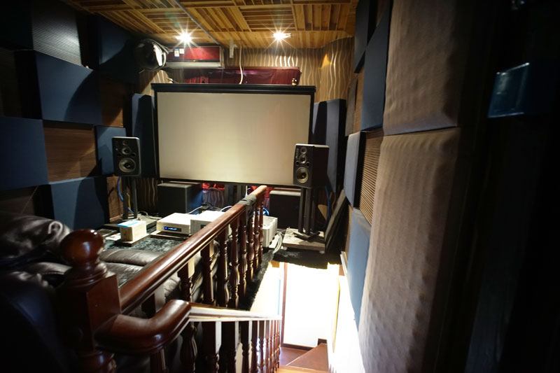 Hi-Fi+家庭影院+数控机床+模型+茶道+抄经=机长空间