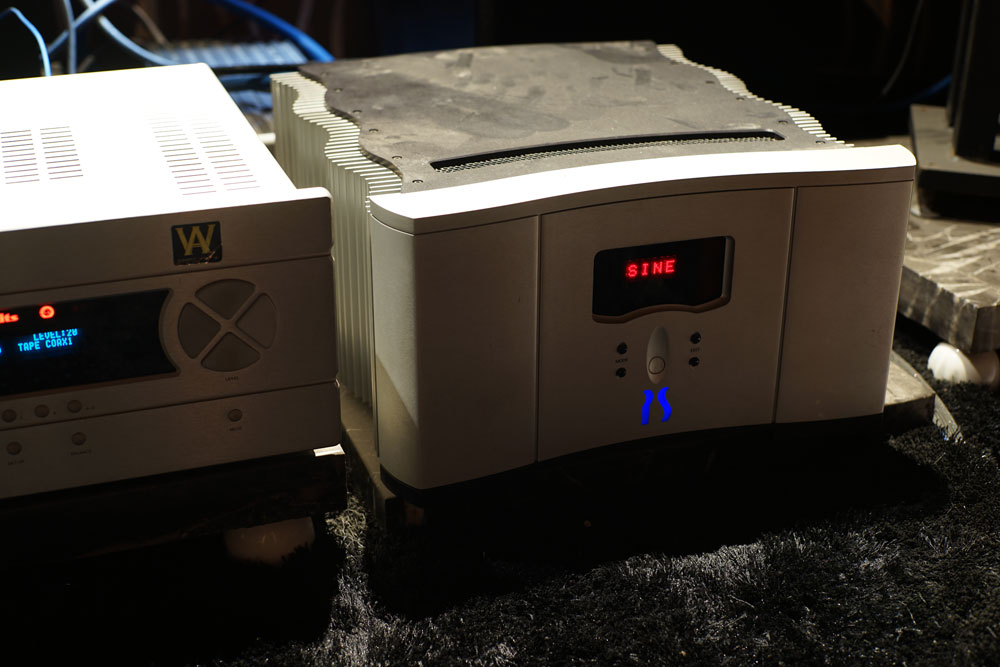 Hi-Fi+家庭影院+数控机床+模型+茶道+抄经=机长空间