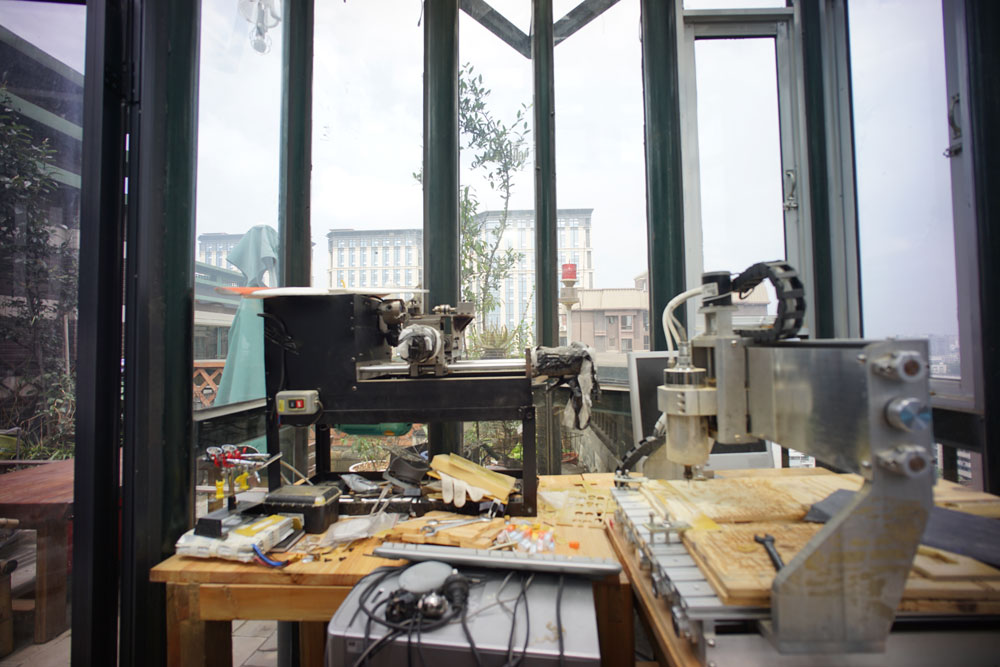 Hi-Fi+家庭影院+数控机床+模型+茶道+抄经=机长空间