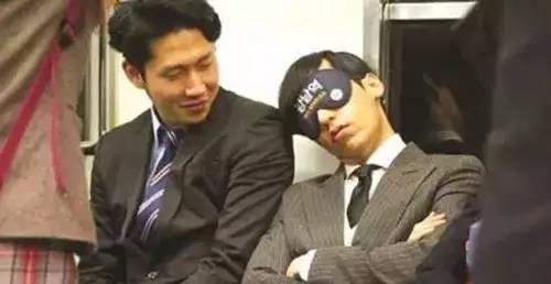 坐地铁坐过站是什么感觉,坐地铁坐过站的感觉