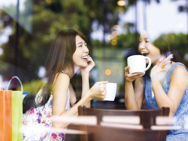 戴隐形眼镜总是干是怎么回事,戴隐形眼镜眼睛为什么老是眨