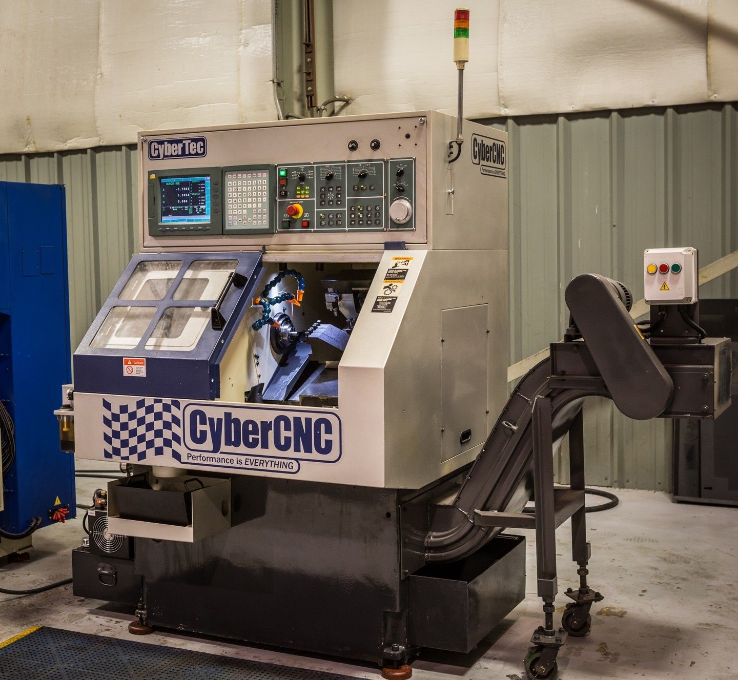 台湾丰雷数控车床，RFC-25，最节省场地的生产应用设备