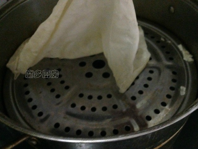 这个馍薄如纸,却筋道美味,在我家它和土豆丝是标配,全家都爱吃