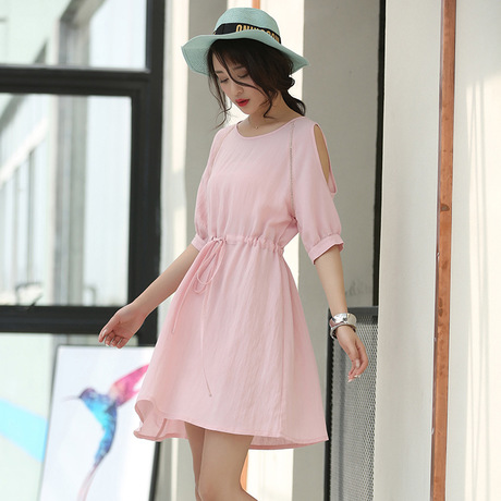 夏季女神最爱的一款棉麻连衣裙很有女人味哦!