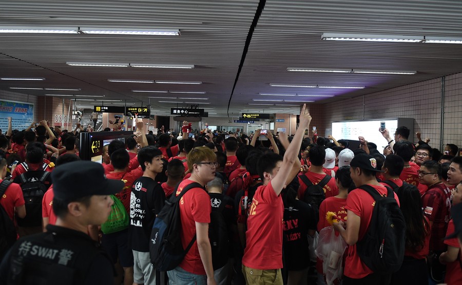 专家解读登巴巴重伤原因,他想回法国治疗