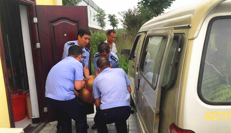 微感动|老乡送来最甜的瓜：念及当初救助情，连年送瓜表谢意