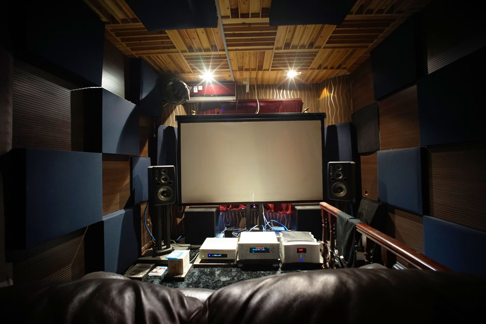 Hi-Fi+家庭影院+数控机床+模型+茶道+抄经=机长空间